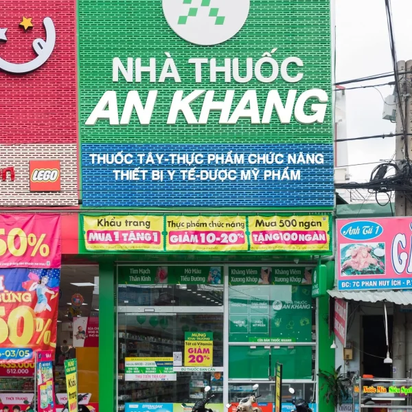 Bảng Hiệu Nhà Thuốc Mica Xanh Lá LED Trắng Xu huong moi nhat trong thiet ke bang hieu nha thuoc la su ket hop giua yeu to truyen thong va hien dai