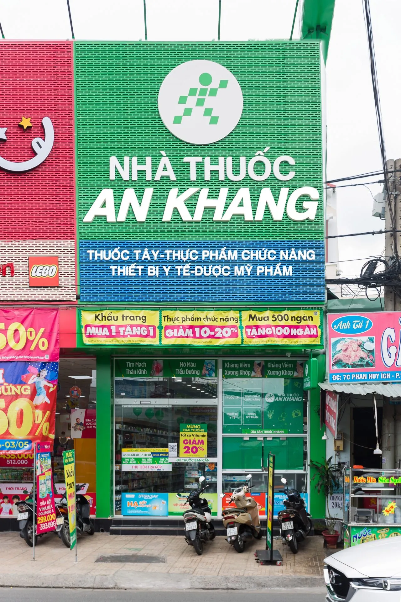 Bảng Hiệu Nhà Thuốc Mica Xanh Lá LED Trắng Xu huong moi nhat trong thiet ke bang hieu nha thuoc la su ket hop giua yeu to truyen thong va hien dai