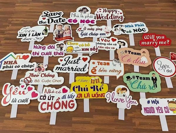 Mẫu Bảng Hashtag Cầm Tay Chụp Hình Đẹp, Ấn Tượng