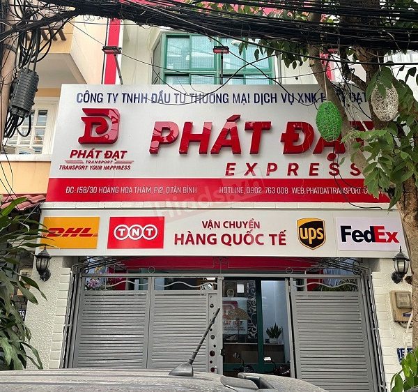 Làm Bảng Hiệu Quảng Cáo Tân Bình Giá Rẻ, Bền Đẹp Bảng hiệu Mica công ty chuyển phát