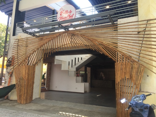 bang-hieu-bang-tre-dep làm bảng hiệu tre