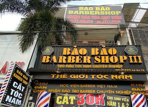 Bảng hiệu cắt tóc nam tôn sóng
