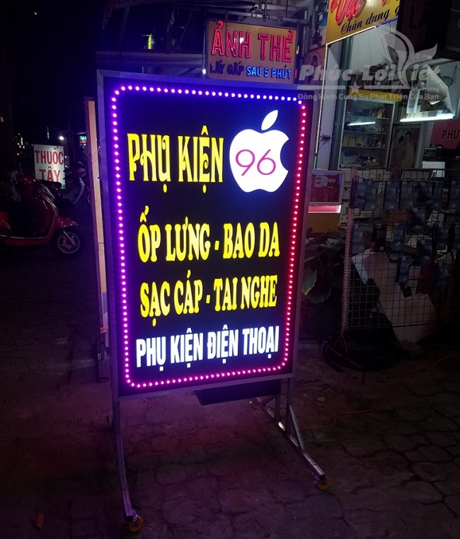 bang-hieu-dung-phu-kien-dien-thoai Bảng hiệu đứng phụ kiện điện thoại