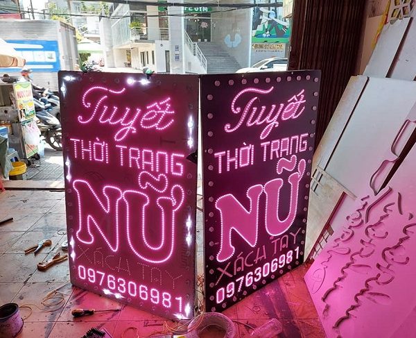 Bảng Hiệu Màu Hồng Dễ Thương Dành Cho Phái Nữ biển hiệu led màu hồng