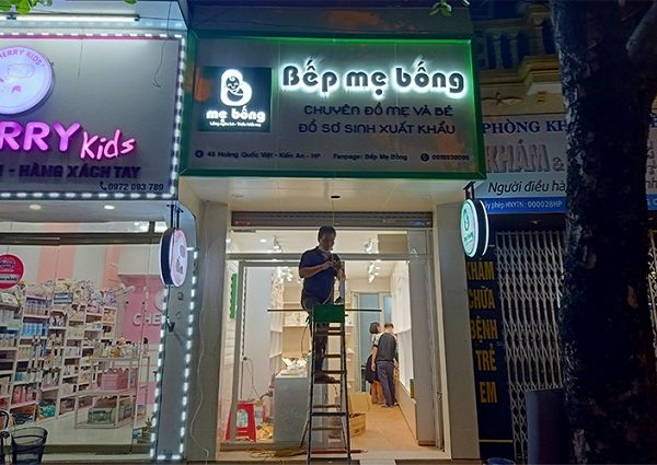Mẫu Bảng Hiệu Shop Mẹ và Bé Đẹp, Dễ Thương bang hieu me va be den led