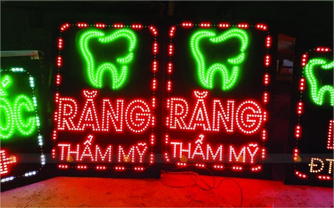 bang-hieu-nha-khoa-led biển led nha khoa