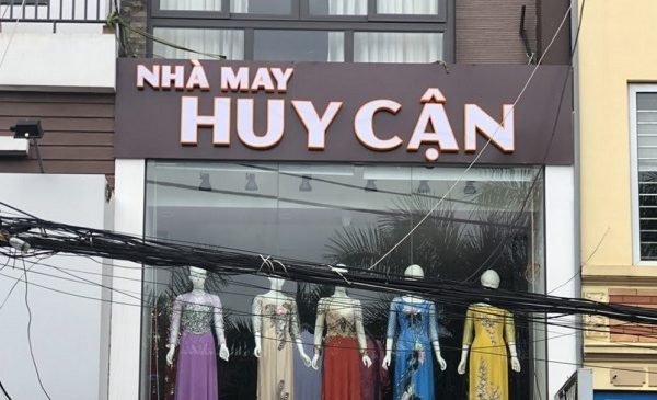 bảng hiệu nhà may mica