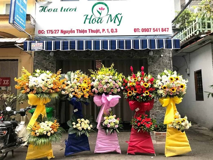 Mẫu Bảng Hiệu Shop Hoa Tươi Đẹp, Tinh Tế Nhất bảng hiệu in bạt hiflet shop hoa tươi