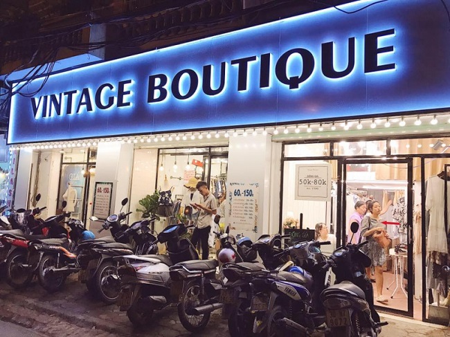 Mẫu Bảng Hiệu Shop Quần Áo Thời Trang Đẹp Nhất 2023 bang hieu shop quan ao