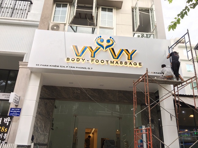 Bảng hiệu tấm Cemboard (giả bê tông) | 30+ Mẫu Đẹp bang hieu tam cemboard