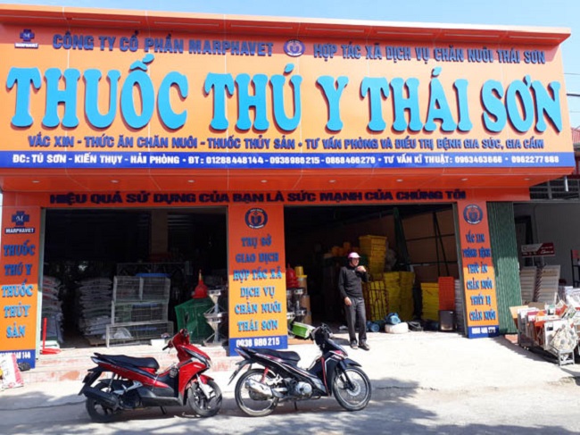 bang-hieu-thuc-an-gia-suc-01 Bảng hiệu thức chăn nuôi gia súc