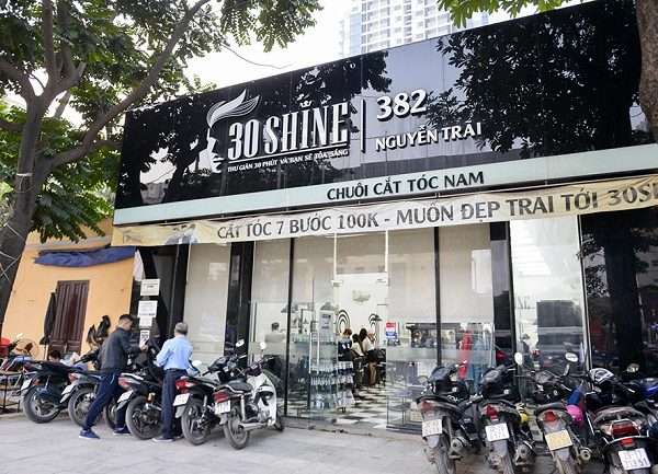 Bảng hiệu tiệm tóc nam 30Shine