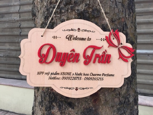 bang-hieu-treo-tuong-bang-go-01 Biển treo tường bằng gỗ