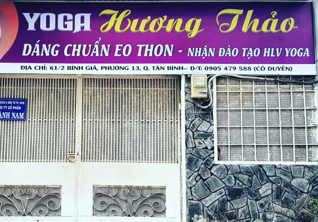 bang-hieu-yoga-02 bảng hiệu yoga bằng bạt hiflex