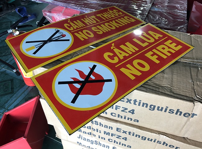 bien-cam-lua-pccc Biển cấm lửa, cấm hút thuốc PCCC