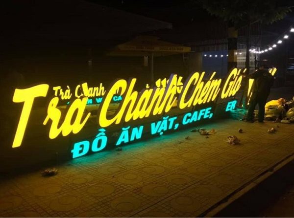 Biển quảng cáo đồ ăn vặt