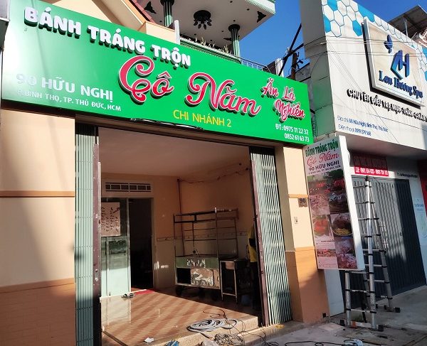 biển hiệu đồ ăn vặt mica