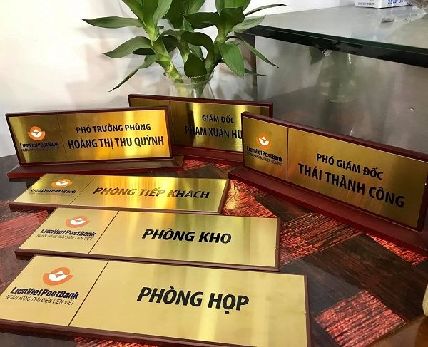 Làm Biển Phòng Ban, Bảng Tên Phòng | Mẫu Đẹp bảng tên phòng ban bằng đồng