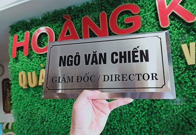 bien-phong-ban-bang-inox-1 biển tên phòng ban bằng Inox