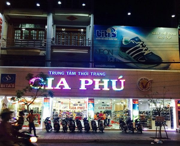 Mẫu Biển Quảng Cáo Shop Giày Dép Đẹp, Ấn Tượng biển hiệu shop giày dép đèn led