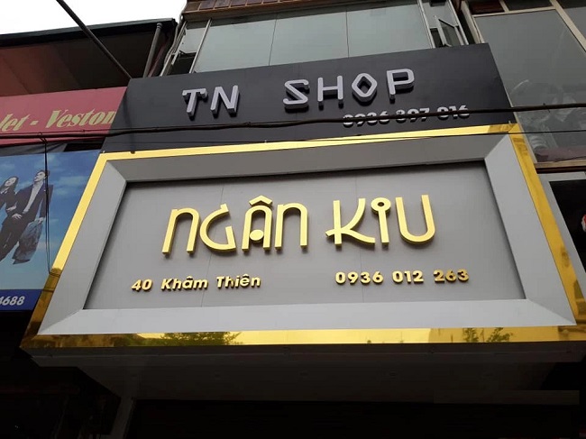 bien-quang-cao-giay-dep-mica biển quảng cáo shop giày dép mica