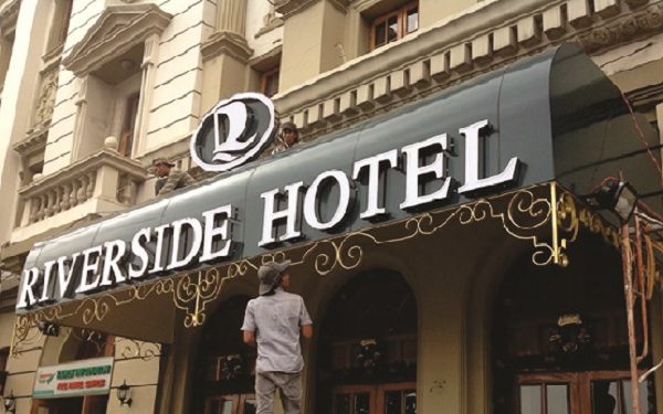 Mẫu Bảng Hiệu Khách Sạn Nhà Nghỉ Đẹp, Sang Trọng bảng hiệu khách sạn inox