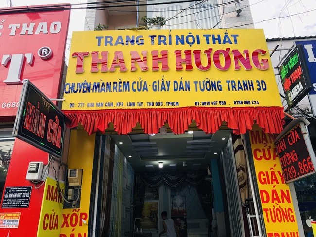 bien-rem-cua-mica-chu-noi Biển mica rèm cửa chữ nổi