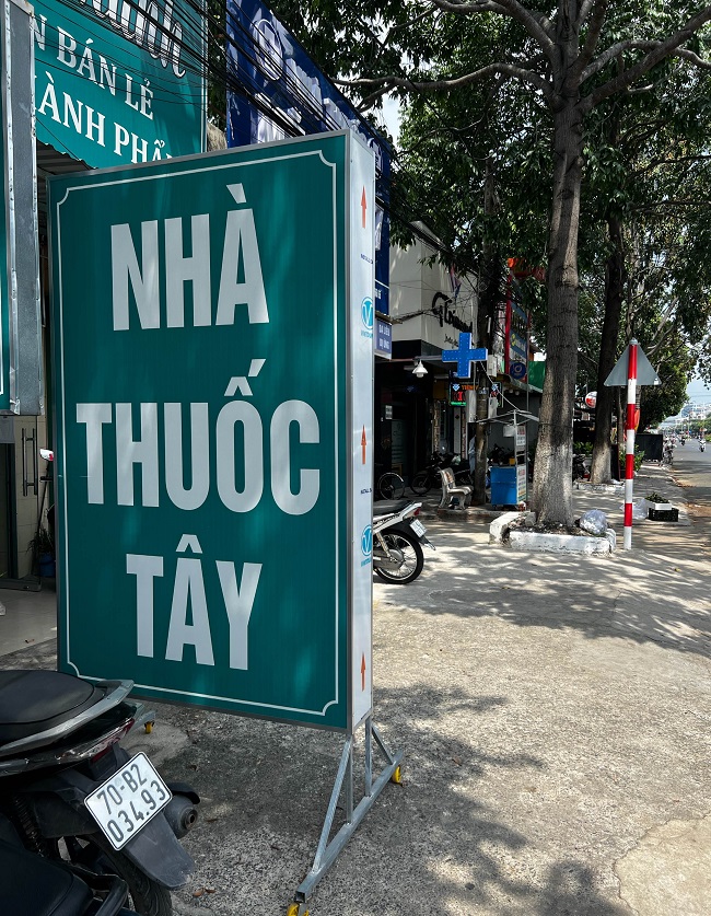 bien-vay-nha-thuoc-dep-1 biển vẫy quầy thuốc tây đẹp