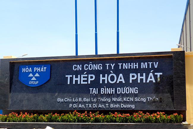 chu-inox-gan-da-hoa-cuong-01 bảng hiệu đá gắn chữ Inox