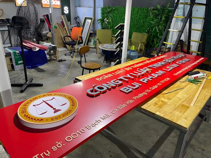 cong-ty-bang-hieu-viet Công ty làm bảng hiệu quận Tân Phú uy tín, chất lượng