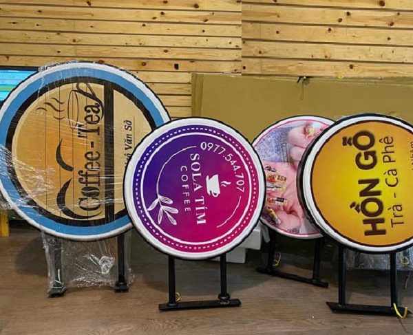 Mẫu Bảng Hiệu Treo Tường 2 Mặt Đẹp, Ấn Tượng đa dạng nhiều mẫu mã