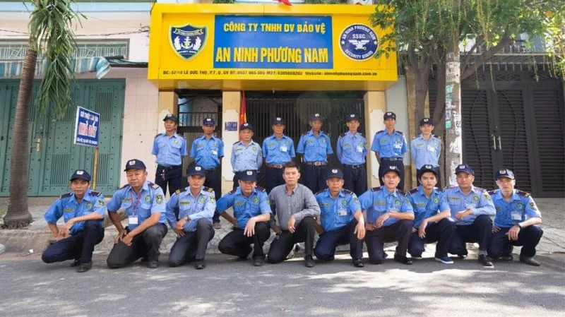 Bảng Hiệu Công Ty Bảo Vệ Alu Xanh Navy Chữ Trắng dich vu lam bang hieu cong ty bao ve gia re tai TP.HCM