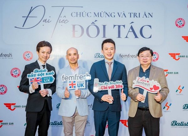 Mẫu Bảng Hashtag Cầm Tay Chụp Hình Đẹp, Ấn Tượng hashtag cầm tay