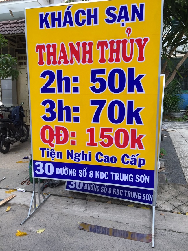 kich-thuoc-bang-hieu-dung Kích thước bảng hiệu đứng