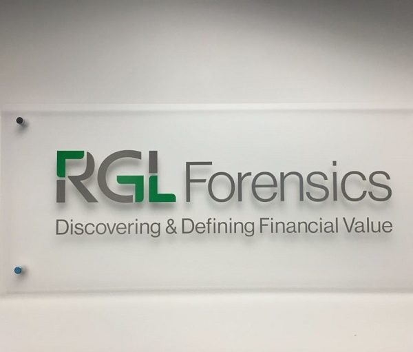 Làm Logo Bảng Hiệu – Chữ Nổi Mica Đẹp, Giao Ngay logo biển hiệu công ty Mica