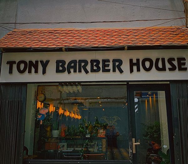Mẫu Bảng Hiệu Barber Shop Đẹp, Thiết Kế Độc Đáo Biển hiệu barber shop Tony