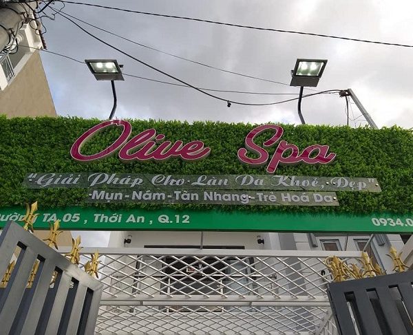 Bảng Hiệu Cỏ Nhân Tạo Đẹp, Mới Lạ Ấn Tượng Nhất làm bảng hiệu spa cỏ nhân tạo