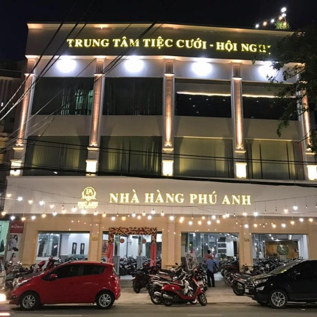 mau-bang-hieu-den-led-tiec-cuoi-03 biển quảng cáo trung tâm tiệc cưới Phú Anh