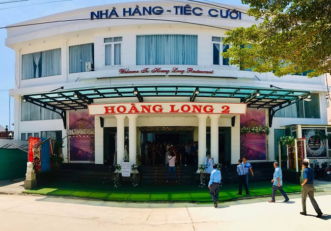 mau-bang-hieu-nha-hang-tiec-cuoi-alu bảng hiệu alu trung tâm tiệc cưới