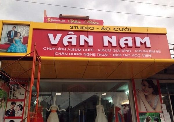 Mẫu Bảng Hiệu Studio Áo Cưới, Chụp Hình Cô Dâu Đẹp biển hiệu studio áo cưới