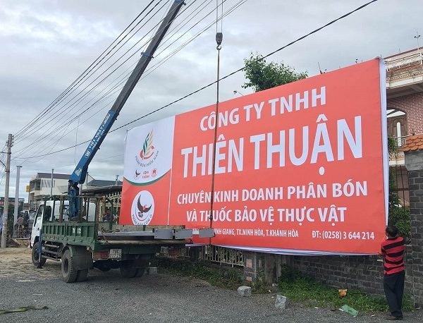 Bảng Hiệu Tôn Dán Decal Giá Chỉ 390k/m2 | Mẫu Đẹp biển hiệu tôn dán Decal giá rẻ