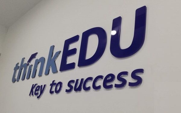 Các Mẫu Biển Quảng Cáo Trung Tâm Tiếng Anh, Ngoại Ngữ Đẹp bảng hiệu trung tâm ngoại ngữ ThinkEDU