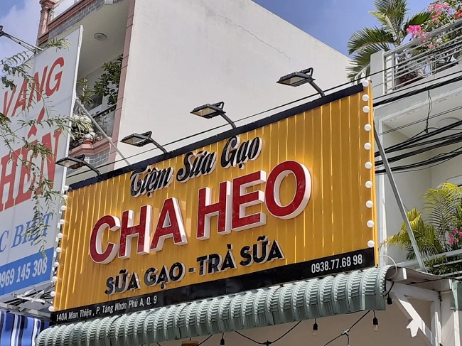 mau-bien-hieu-ton-song-dep biển hiệu bằng tôn quán ăn