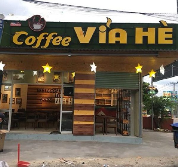 Mẫu Bảng Hiệu Quán Cafe Đẹp, Thu Hút Khách Nhất biển quảng cáo cafe vỉa hè mica