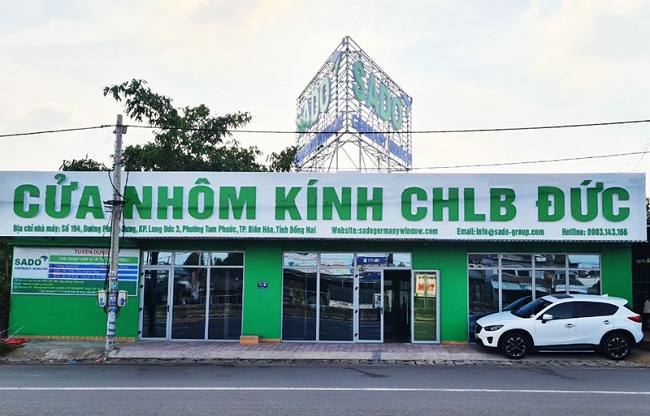mau-bien-quang-cao-nhom-kinh-dep-01 biển hiệu nhôm kính