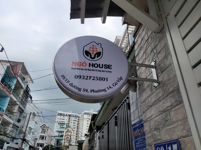 mau-bien-quang-cao-tren-tuong biển quảng cáo treo tường đẹp