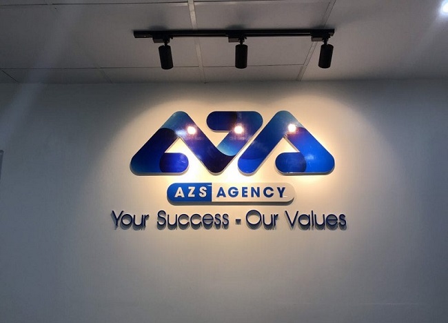 mau-logo-backdrop-van-phong-mica logo vách bằng mica