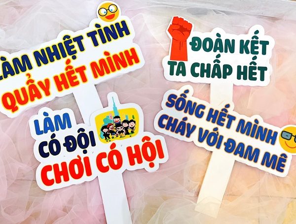 Mẫu Bảng Hashtag Cầm Tay Chụp Hình Đẹp, Ấn Tượng hashtag cầm tay