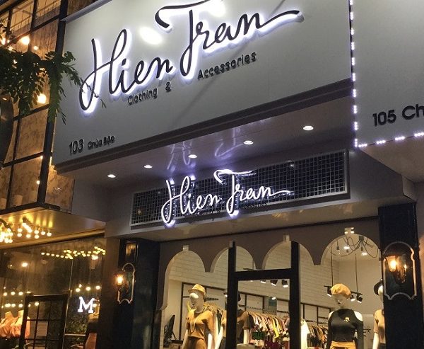 Mẫu Bảng Hiệu Shop Quần Áo Thời Trang Đẹp Nhất 2023 bảng hiệu shop quần áo