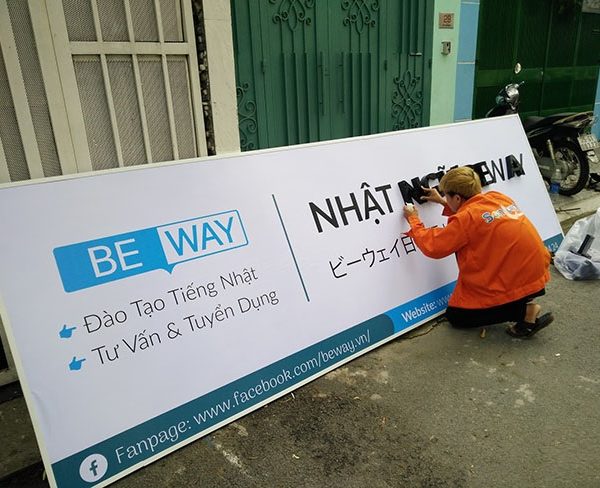 Bảng Hiệu Tôn Dán Decal Giá Chỉ 390k/m2 | Mẫu Đẹp thi công bảng hiệu tôn dán decal